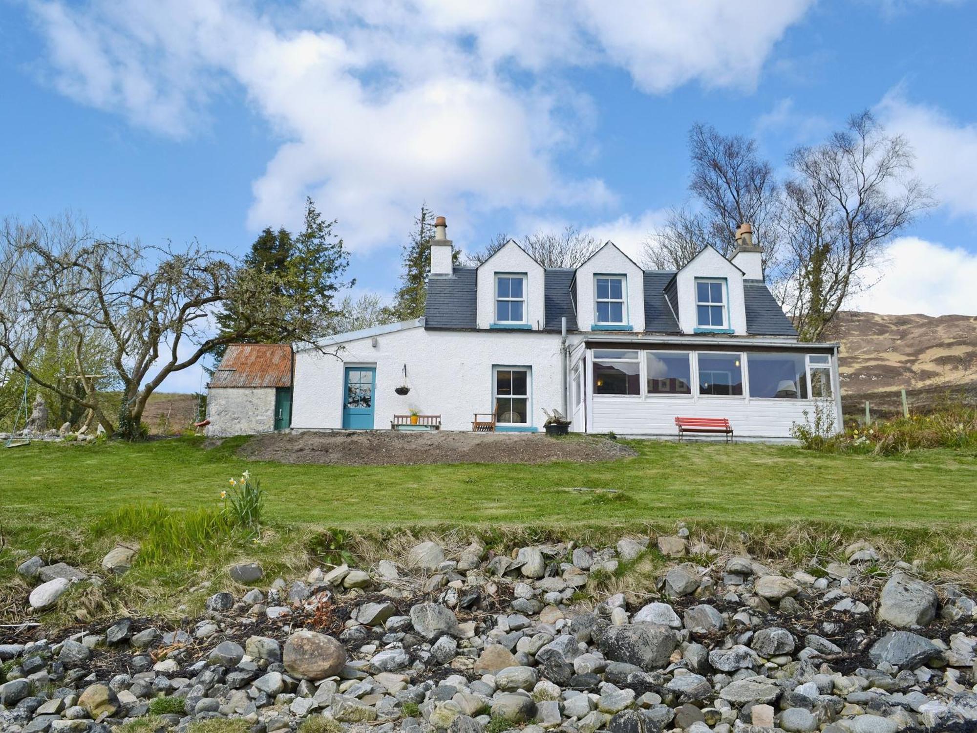 Loch Shore Cottage Dornie Eksteriør bilde