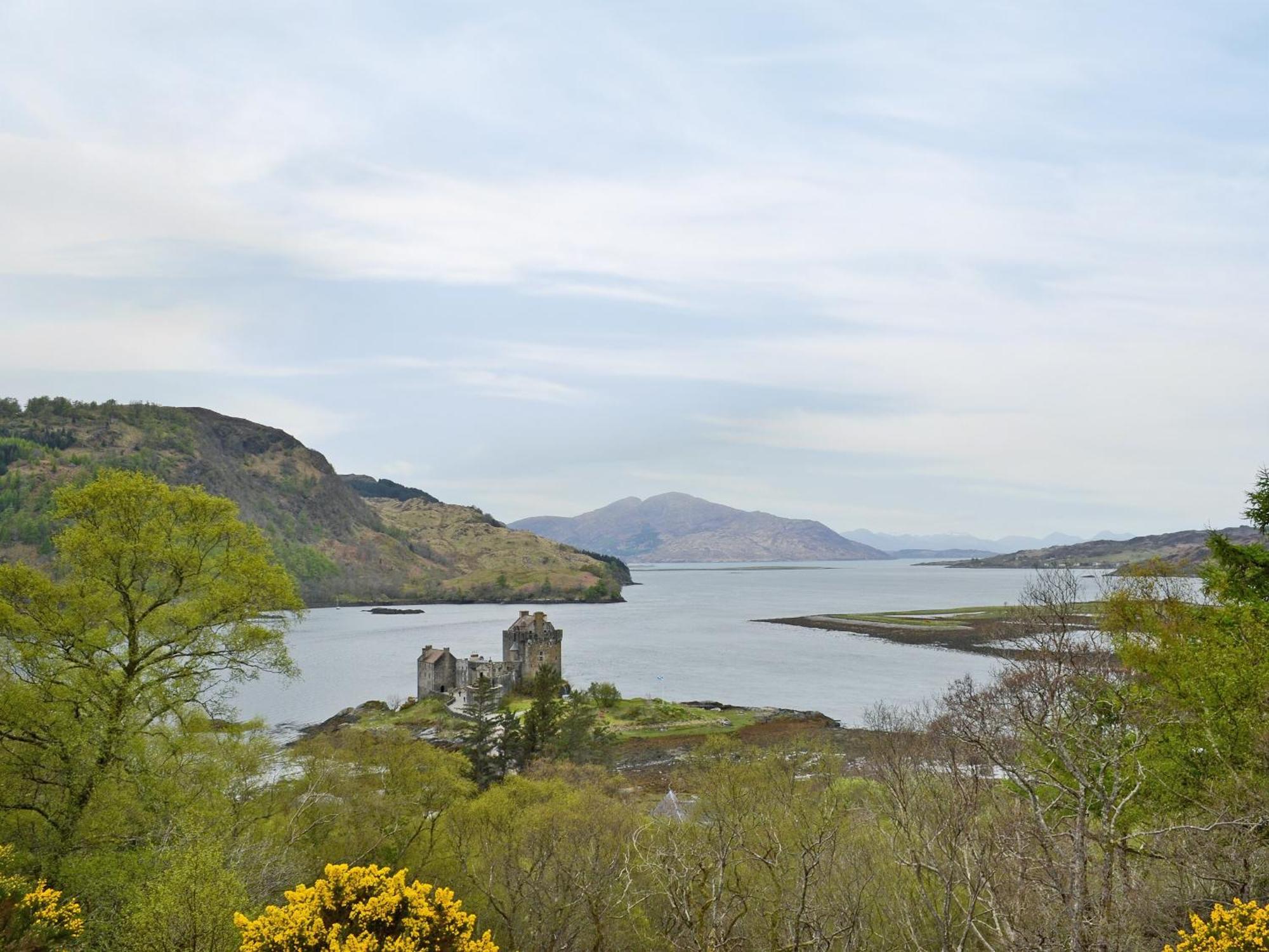 Loch Shore Cottage Dornie Eksteriør bilde