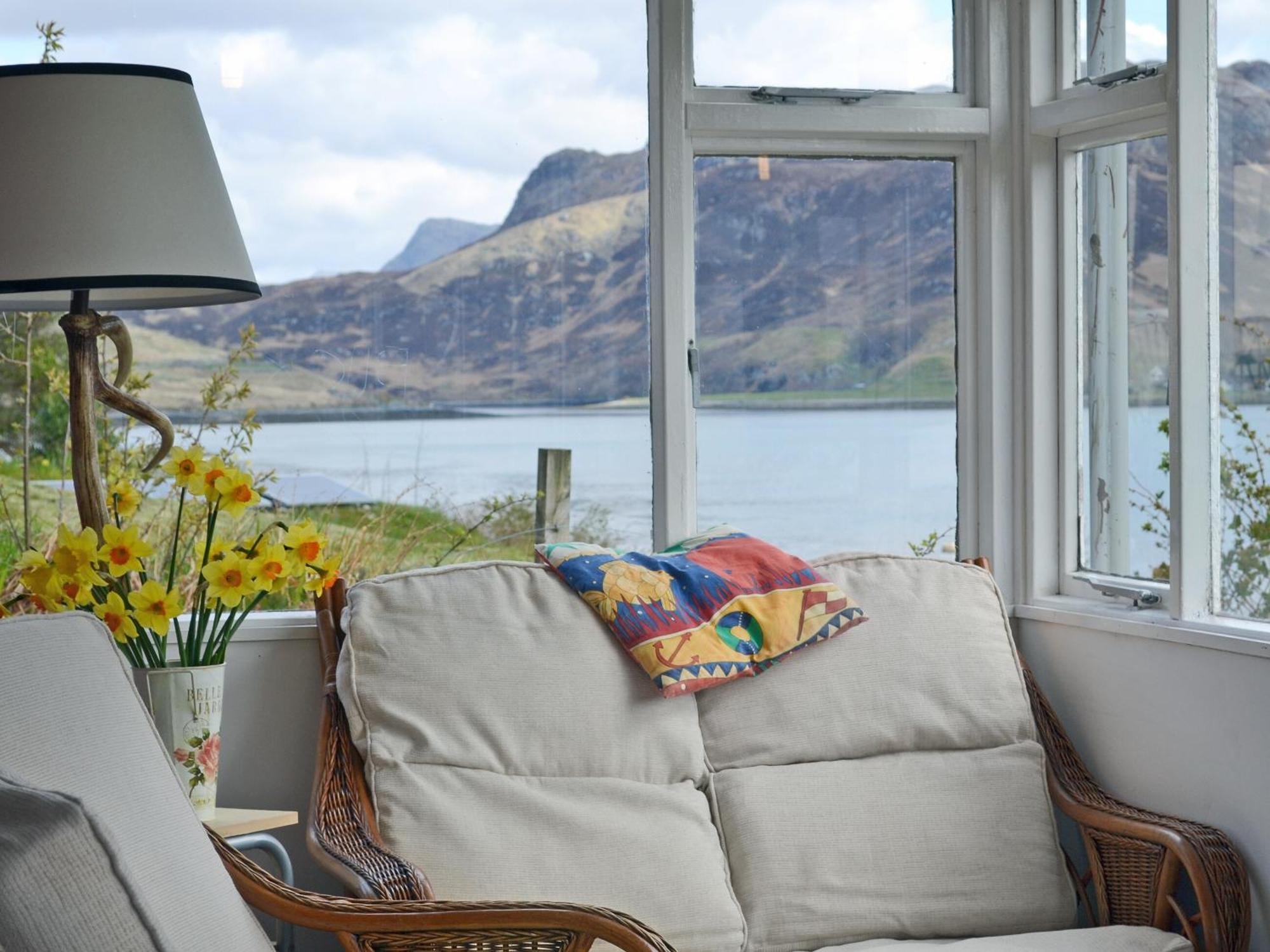 Loch Shore Cottage Dornie Eksteriør bilde